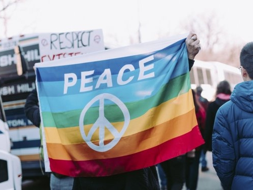 Los derechos de reunión pacífica y de asociación, cruciales  para la construcción de paz