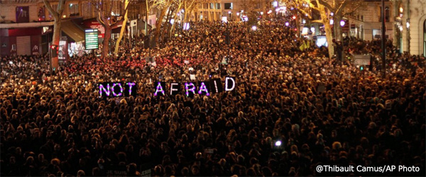Signatura del manifest ‘Cap guerra aturarà el terrorisme’